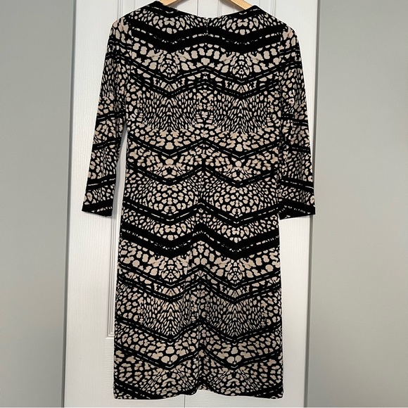 Tahari Arthur S. Levine animal print, size 2, loose fitting dress - Picture 5 of 9